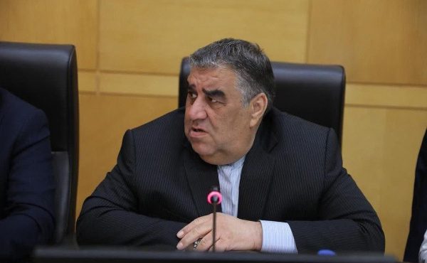 لزوم افزایش نظارت در مسیر تولید و توزیع سوخت لزوم افزایش نظارت در مسیر تولید و توزیع سوخت