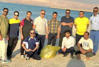 زباله‌های ساحل روستای هاله جمع‌آوری شدند