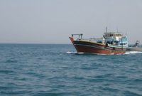 توقیف شناور حامل ۸۰ هزار لیتر سوخت قاچاق در دریای عمان