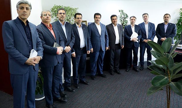 دیدار مدیران عامل بانک رفاه کارگران و شرکت پتروشیمی نوری