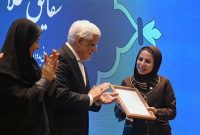 تجلیل معاون اوّل رئیسجمهور از دو بانوی موفّقِ رانندۀ نفتکش تجلیل معاون اوّل رئیسجمهور از دو بانوی موفّقِ رانندۀ نفتکش