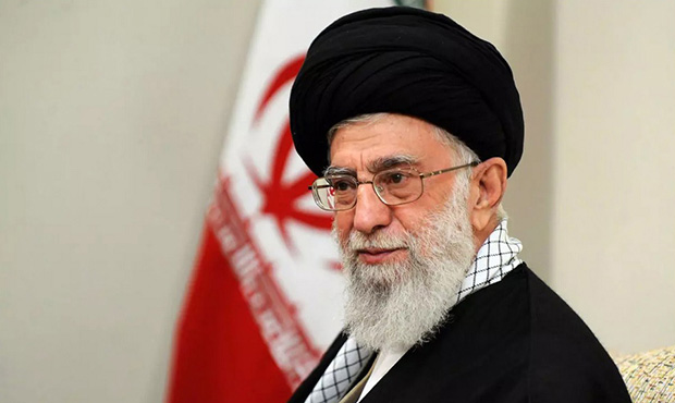 مصدق بدون اینکه با آیتالله کاشانی مشورت کند، استعفا داد مصدق بدون اینکه با آیتالله کاشانی مشورت کند، استعفا داد