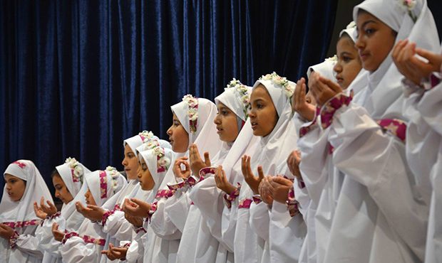 جشن تکلیف دختران کارکنان شرکت نفتوگاز مارون برگزار شد جشن تکلیف دختران کارکنان شرکت نفتوگاز مارون برگزار شد