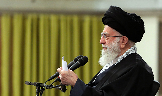 جدایی از روحانیت، به ضرر مصدق تمام شد