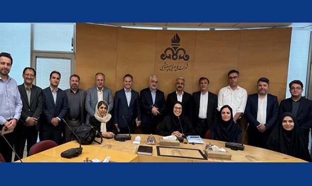 رونمایی شرکت پتروشیمی اروند از دو گرید جدید PVC پزشکی رونمایی شرکت پتروشیمی اروند از دو گرید جدید PVC پزشکی