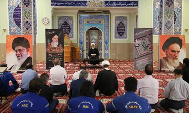 آئین ارتحال امام (ره) و یادبود قیام ۱۵ خرداد در مجتمع شازند آئین ارتحال امام (ره) و یادبود قیام ۱۵ خرداد در مجتمع شازند