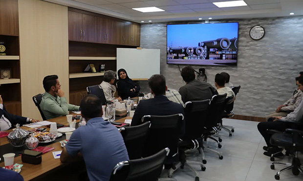 آموزش کارکنان شرکت نفت و گاز کارون در پالایشگاه اصفهان آموزش کارکنان شرکت نفت و گاز کارون در پالایشگاه اصفهان
