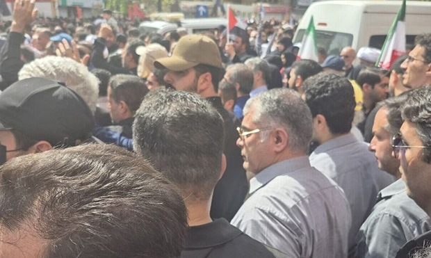 حضور پاک‌نژاد در تشییع پیکر شهدای اقتدار