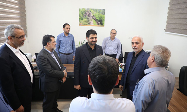 بازدید مدیرعامل شرکت اروندان از ساختمان شمارۀ ۲ خرمشهر بازدید مدیرعامل شرکت اروندان از ساختمان شمارۀ ۲ خرمشهر
