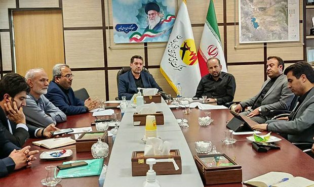 بررسی مشکلات سرمایه‌گذاران حوزۀ برق در آذربایجان شرقی