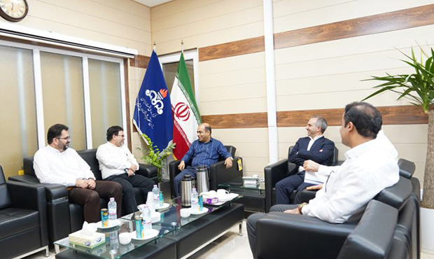 بهکارگیری نیروهای بومی در بدنۀ صنعت، اثرات مثبتی دارد بهکارگیری نیروهای بومی در بدنۀ صنعت، اثرات مثبتی دارد