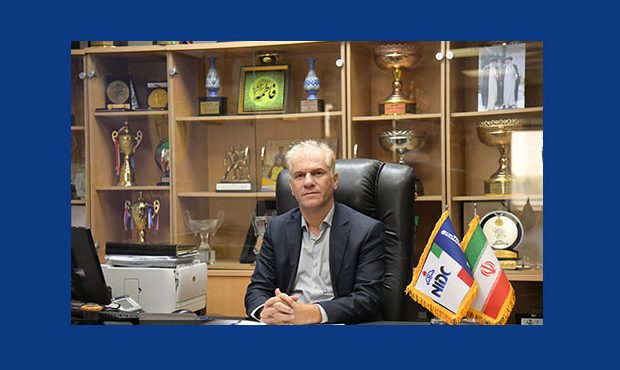 توزیع البسۀ ورزشی در بین کارکنان ۶۴ دستگاه حفاری