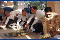 کارکنان پایانۀ نفتی خارگ با شهدا تجدید میثاق کردند کارکنان پایانۀ نفتی خارگ با شهدا تجدید میثاق کردند