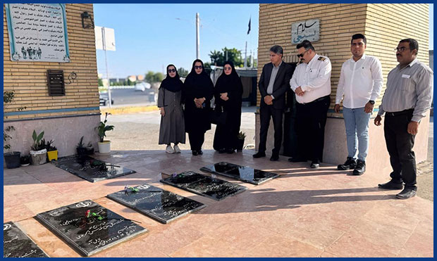 گلزار شهدای جاسک، غبارروبی و عطرافشانی شد