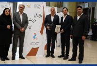 تندیس سیمین جایزۀ ملّی مدیریت مالی ایران به مارون رسید